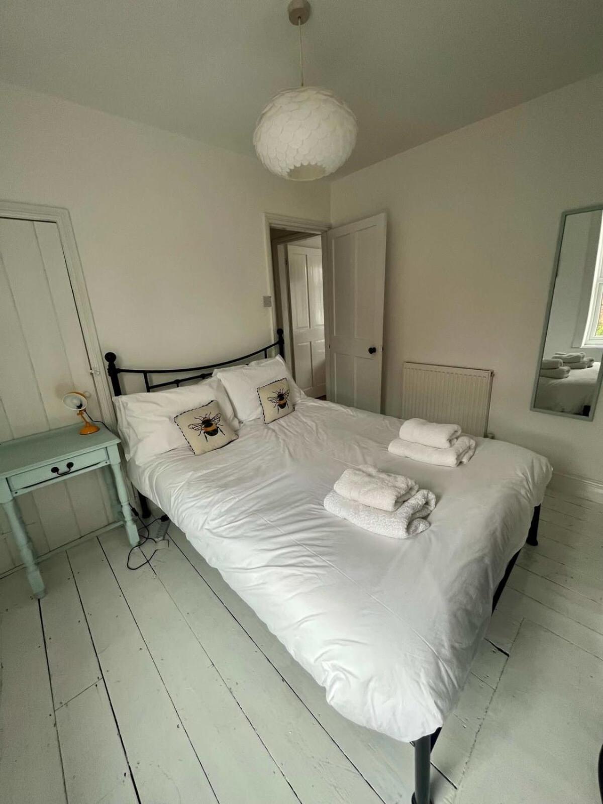 Cosy 2 Bedroom Victorian Townhouse In The Town Centre Bury St. Edmunds Dış mekan fotoğraf